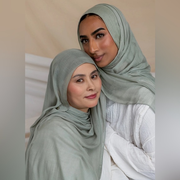 Vela modal Pisti Kulfi Double size hijab Light Green Hijab - Picture 1 of 6